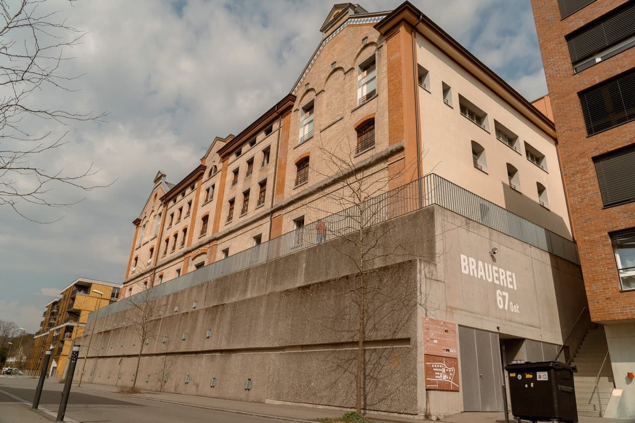 SWISS AI CALLCENTER team collaborating on customer journeys